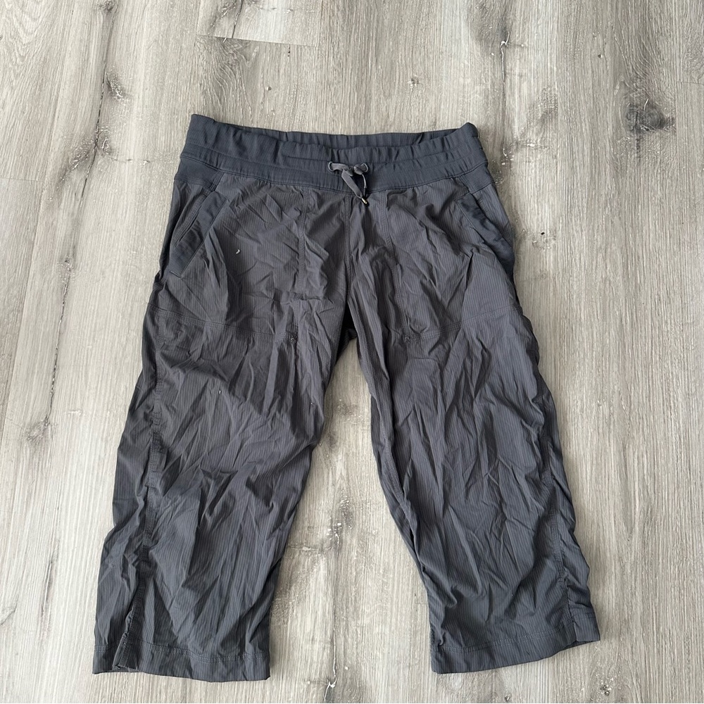 Lululemon cropped pants